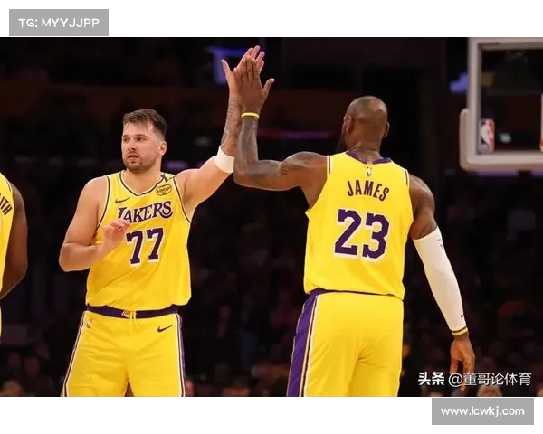 NBA最新动态：詹姆斯伤情更新库里三分神准东契奇领衔最佳阵容