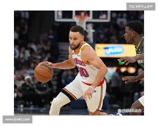 激烈角逐瞬间 NBA赛场精彩对决引爆球迷激情 激烈角逐瞬间 NBA赛场精彩对决引爆球迷激情